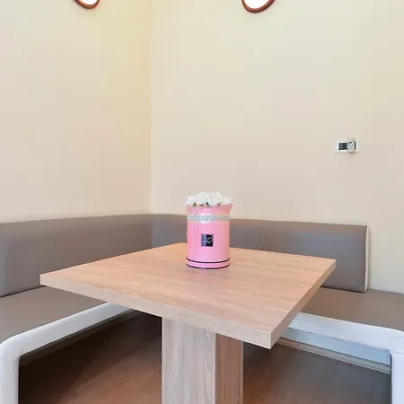 Ivan 1658 Apartment *