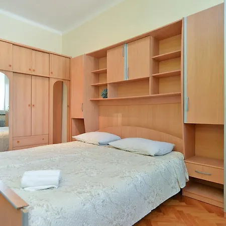 Ivan 1658 Apartment *